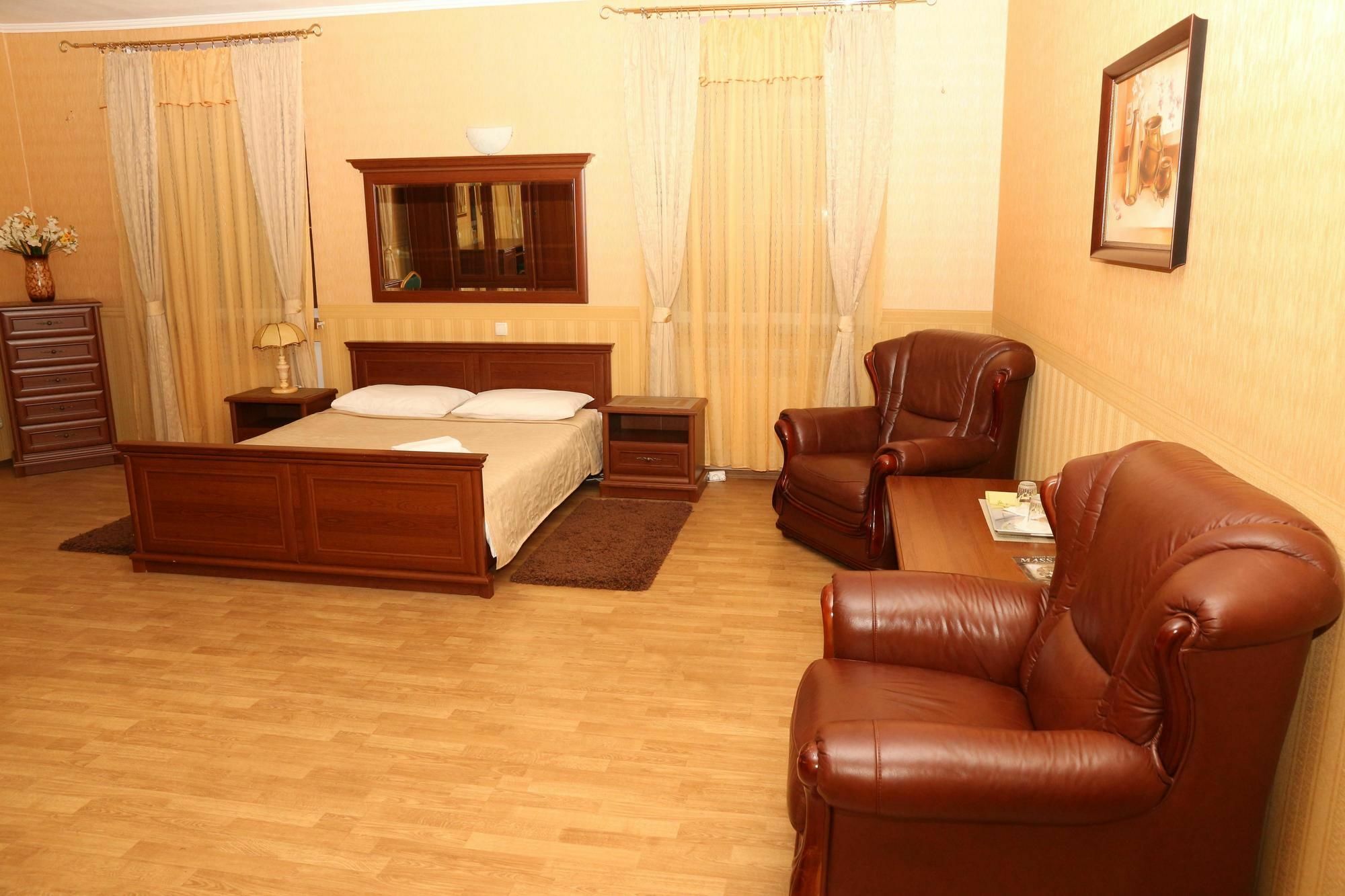 Korona Hotel Boryspil Exterior photo