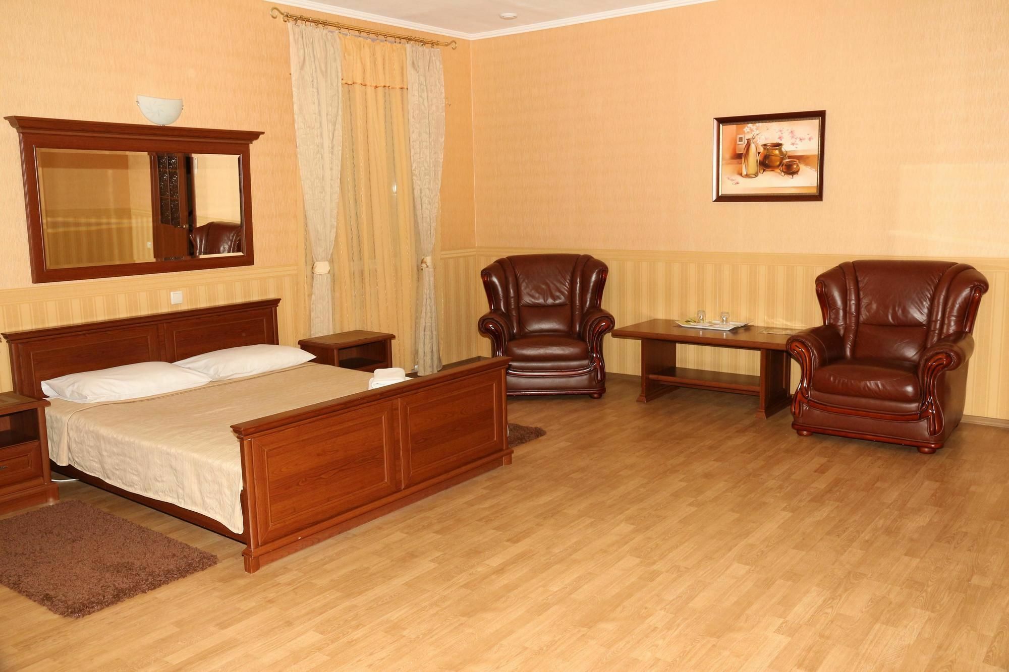 Korona Hotel Boryspil Exterior photo